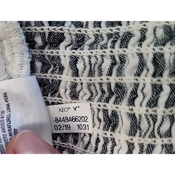 Y2K 70s Boho Striped Crop Halter – Small (30″ bust, 15″ length) - Picture 7 of 7